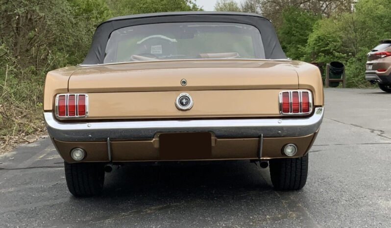 
								1964 Ford Mustang Soft Top full									