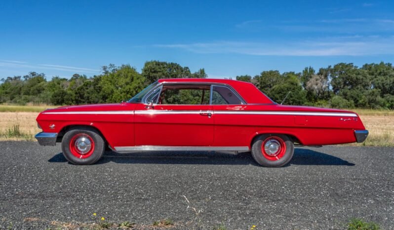 
								1962 Chevrolet Impala Sport Coupe full									