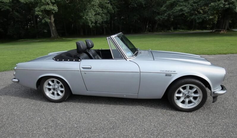 
								1968 Datsun 2000 full									