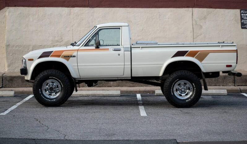 
								1982 Toyota 4X4 Pickup Truck full									
