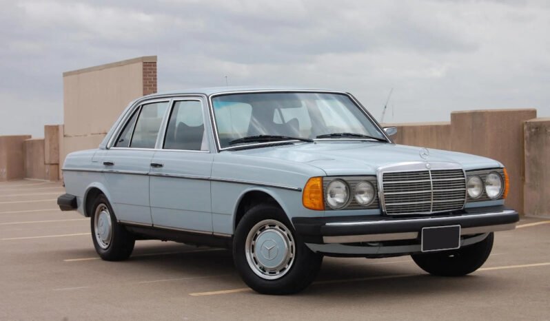 
								1979 Mercedes-Benz 240D 4-Speed full									