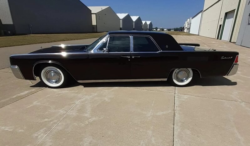 
								1962 Lincoln Continental Sedan V8 full									