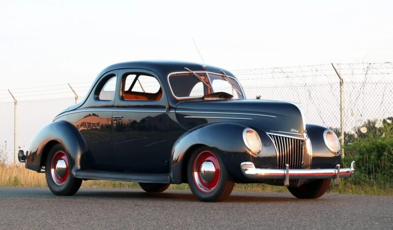 
								1939 Ford Deluxe Coupe full									