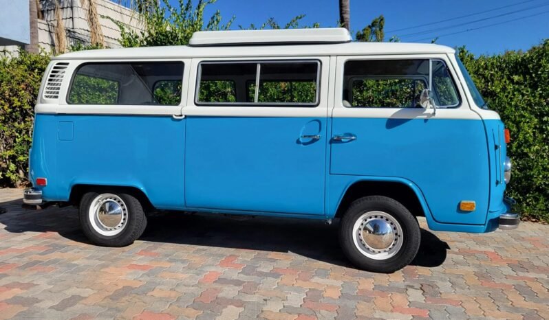 
								1973 Volkswagen Type 2 Camper Bus full									