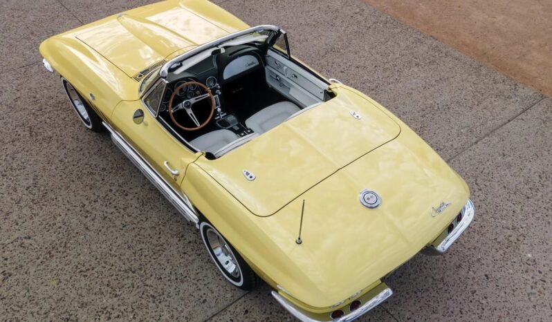 
								1965 Chevrolet Corvette C2 Convertible full									