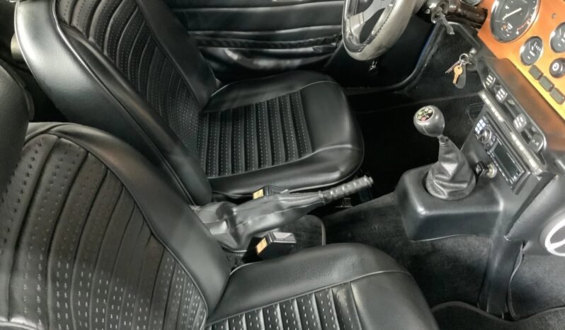 
								1976 Triumph TR6 Roadster full									