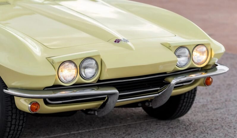 
								1965 Chevrolet Corvette C2 Convertible full									