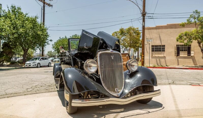 
								1933 Ford Cabriolet Hot Rod 305 V8 full									