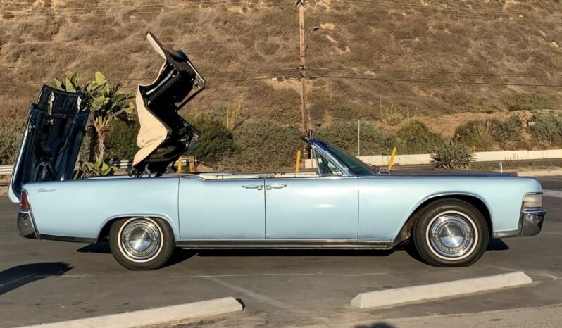 
								1965 Lincoln Continental Convertible full									