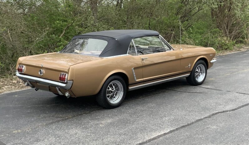 
								1964 Ford Mustang Soft Top full									