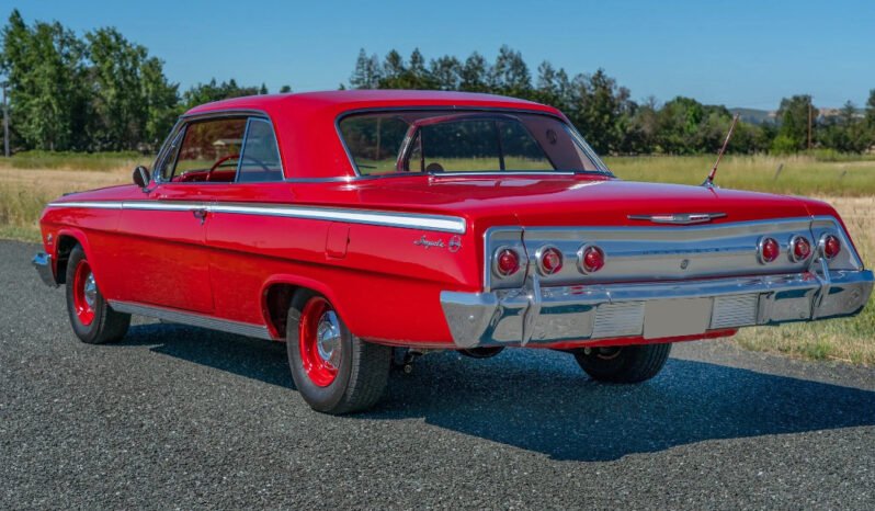 
								1962 Chevrolet Impala Sport Coupe full									