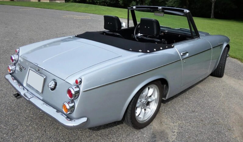 
								1968 Datsun 2000 full									