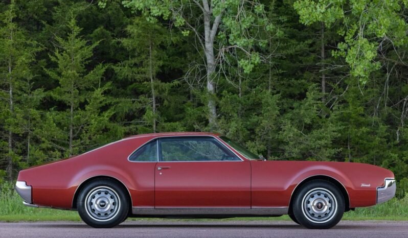 
								1966 Oldsmobile Toronado V8 full									