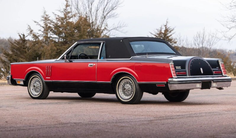 
								1982 Lincoln Continental Mark VI V8 full									