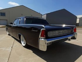 1962 Lincoln Continental Sedan V8
