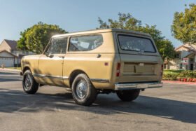 1972 International Harvester Scout II 4X4 Traveltop