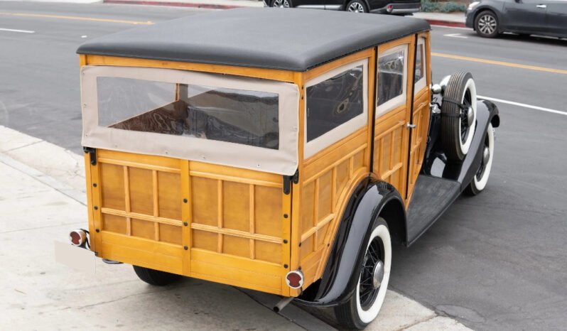
								1934 Ford Woodie Wagon V8 full									
