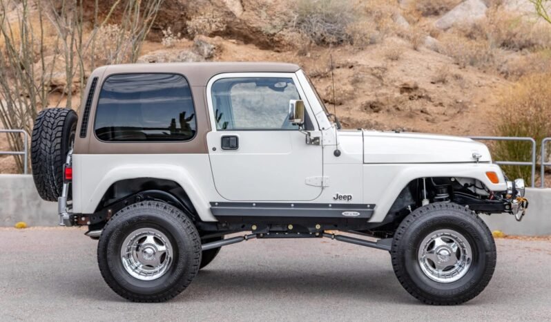 
								1999 Jeep Wrangler Sahara 4X4 full									