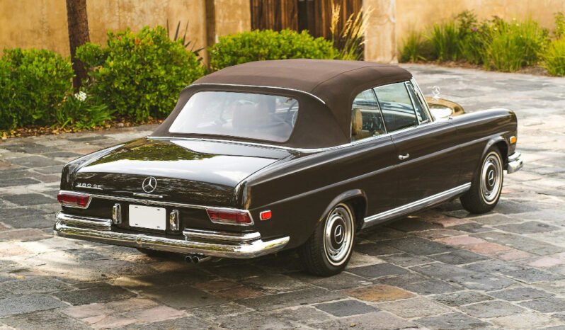 
								1969 Mercedes-Benz 280SE 4-Speed full									