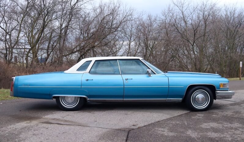 
								1976 Cadillac DeVille Sedan full									