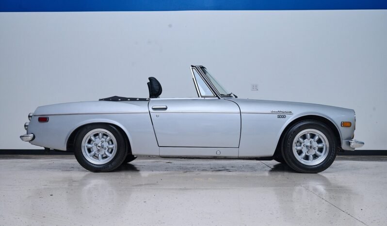 
								1970 Datsun 2000 Silver full									