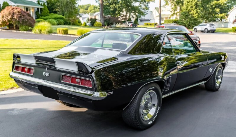 
								1969 Chevrolet Camaro RS/SS 4-Speed full									