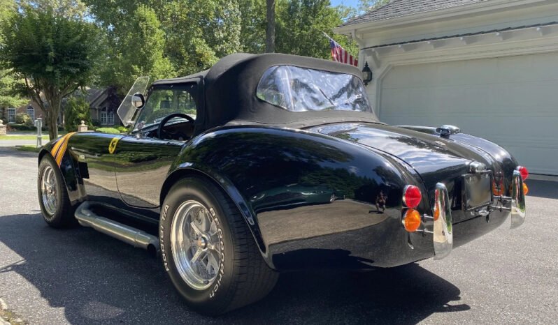 
								1965 Everett-Morrison Shelby Cobra V8 full									