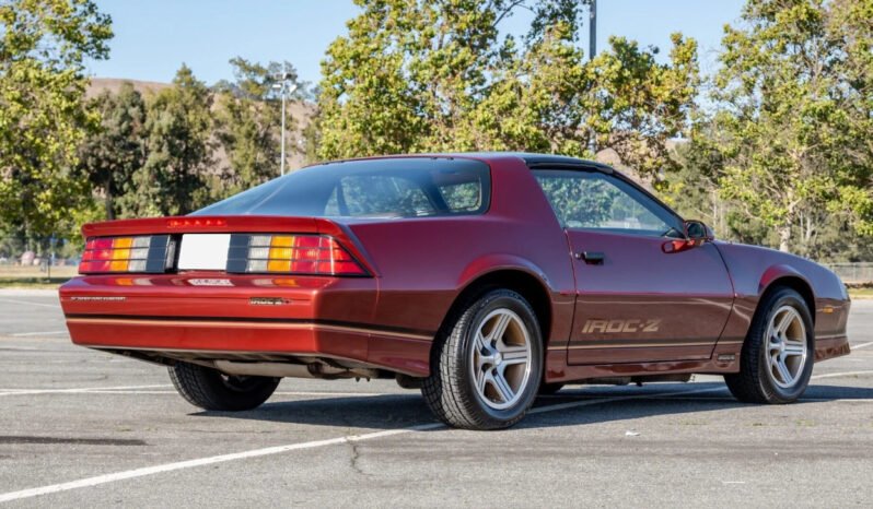 
								1989 Chevrolet Camaro Z28 IROC-Z full									