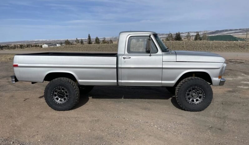 
								1972 Ford F-250 Pickup Truck full									