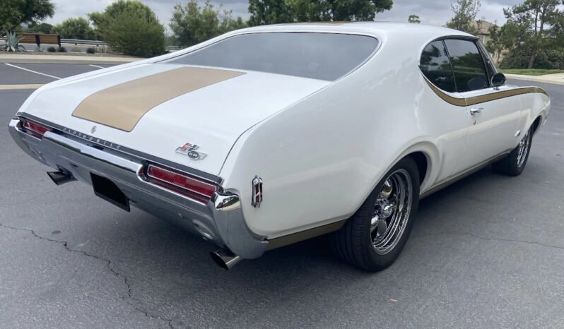 
								1968 Oldsmobile Cutlass Supreme V8 full									