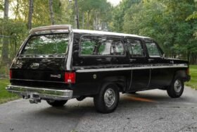 1976 GMC Suburban Sierra V8