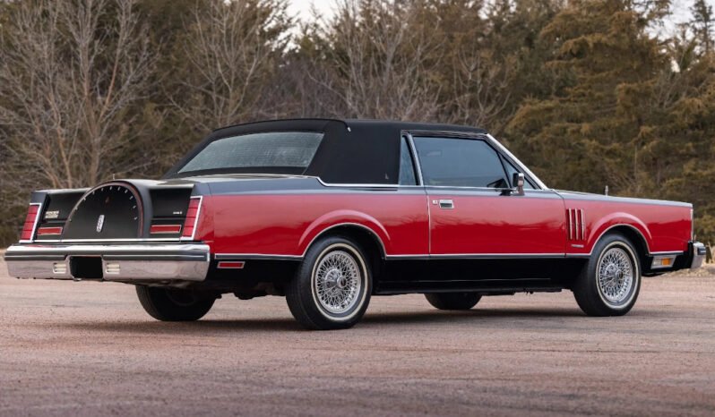 
								1982 Lincoln Continental Mark VI V8 full									