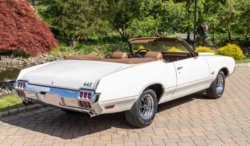 
								1972 Oldsmobile Cutlass Supreme 442 V8 full									