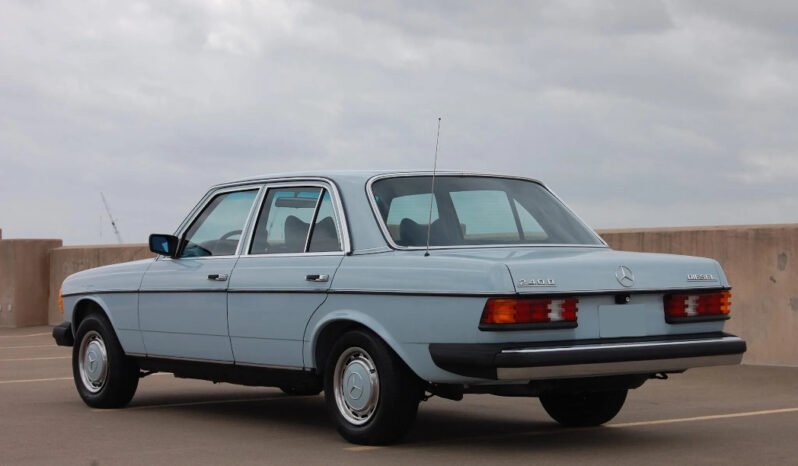 
								1979 Mercedes-Benz 240D 4-Speed full									