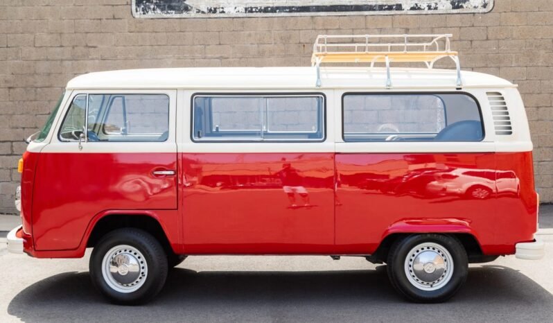 
								1979 Volkswagen Type 2 Bus full									