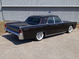 1962 Lincoln Continental Sedan V8