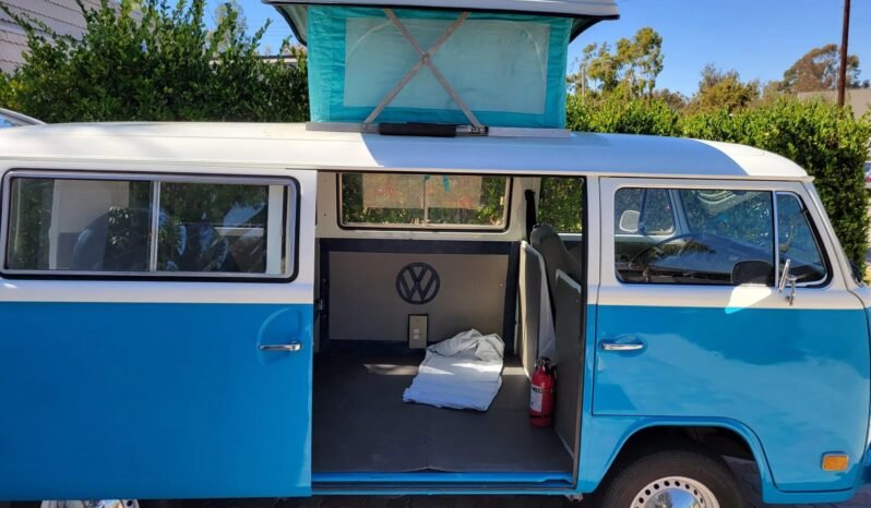 
								1973 Volkswagen Type 2 Camper Bus full									
