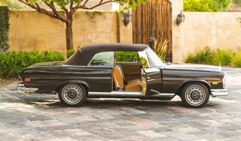
								1969 Mercedes-Benz 280SE 4-Speed full									
