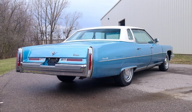 
								1976 Cadillac DeVille Sedan full									