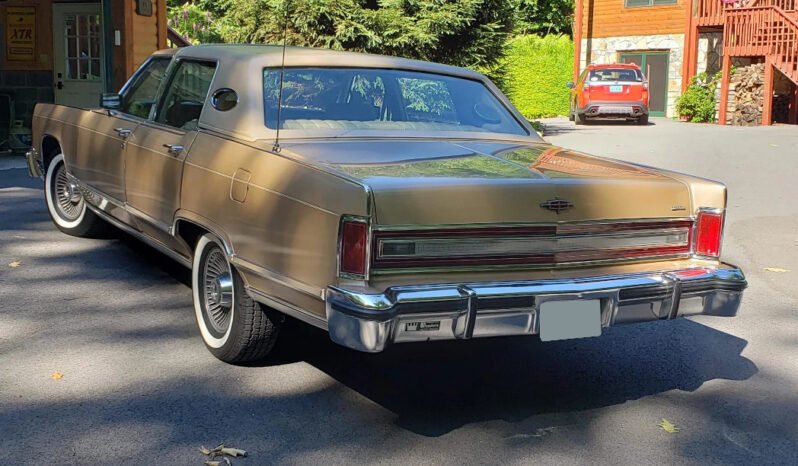 
								1979 Lincoln Continental Town Car full									