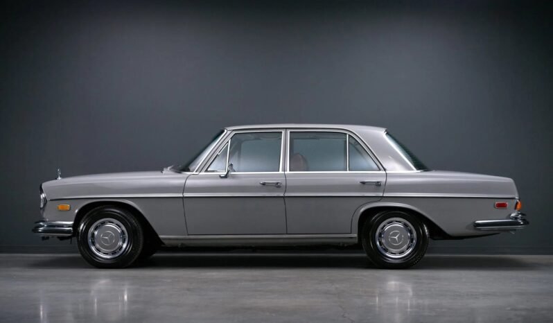 
								1972 Mercedes-Benz 280SE full									