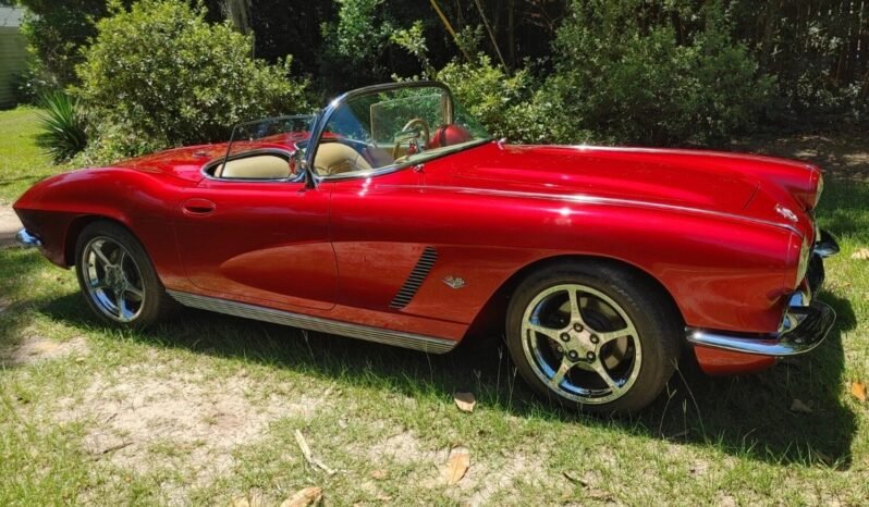 
								1961 Chevrolet Corvette LS2 V8 full									