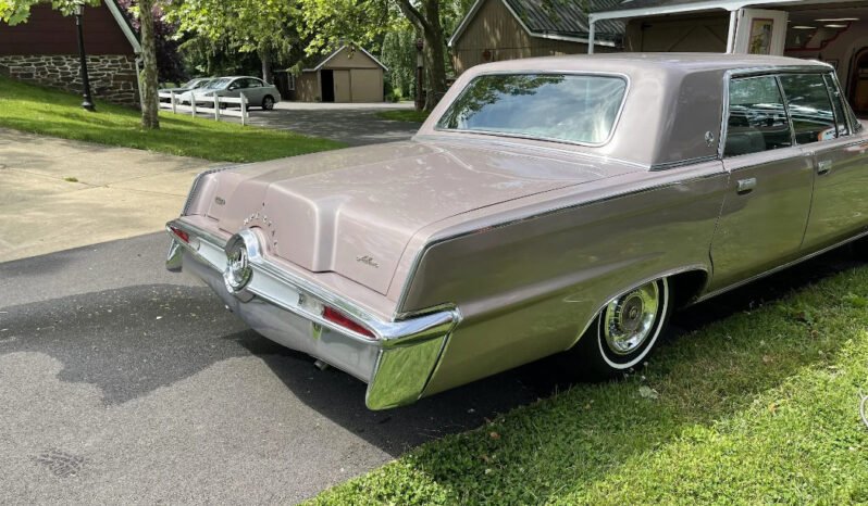 
								1964 Chrysler Imperial LeBaron Sedan full									
