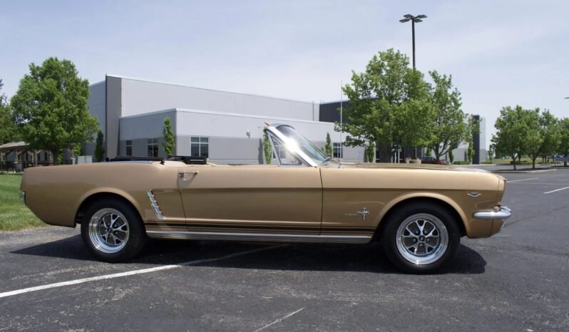
								1964 Ford Mustang Soft Top full									