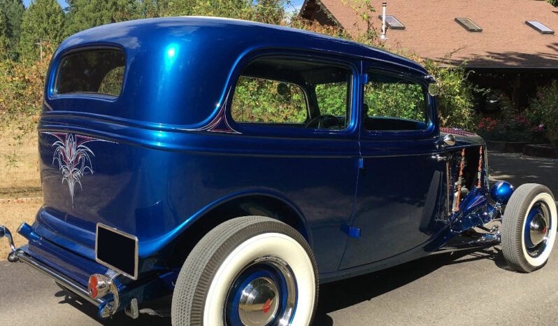 
								1933 Ford Tudor Hi-Boy Hot Rod full									