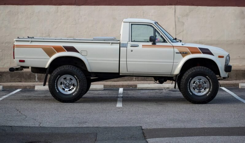 
								1982 Toyota 4X4 Pickup Truck full									