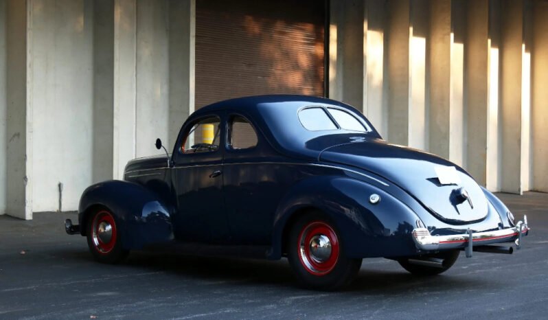 
								1939 Ford Deluxe Coupe full									