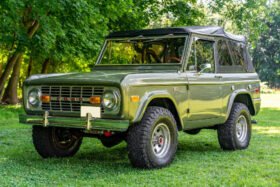 1972 Ford Bronco Green V8
