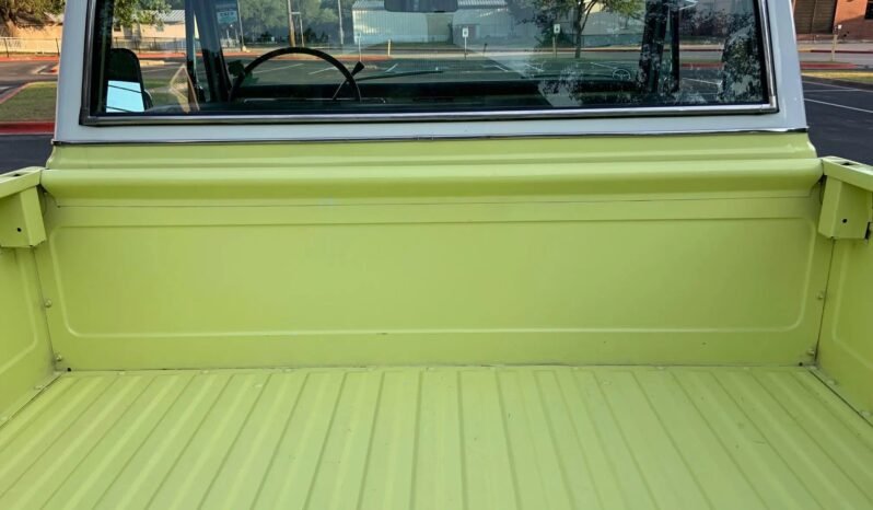 
								1972 Chevrolet K10 Cheyenne V8 full									