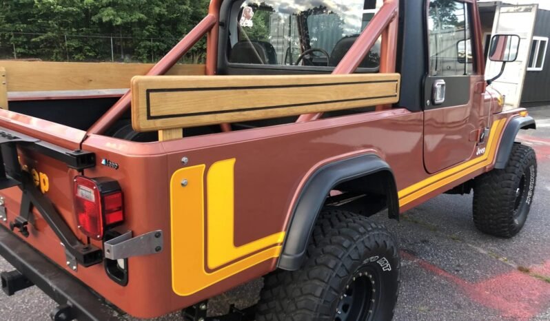 
								1981 Jeep CJ-8 Scrambler 2.8L full									